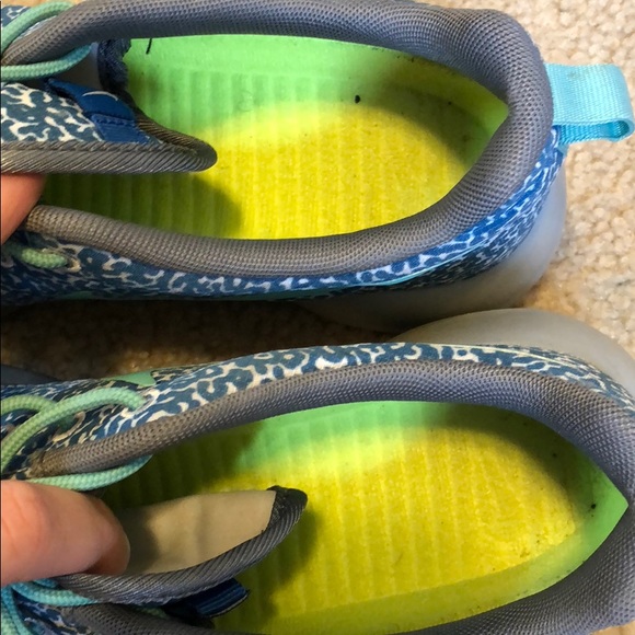 Nike roshe run 7.5 (made custom with Nike ID) - Picture 3 of 4